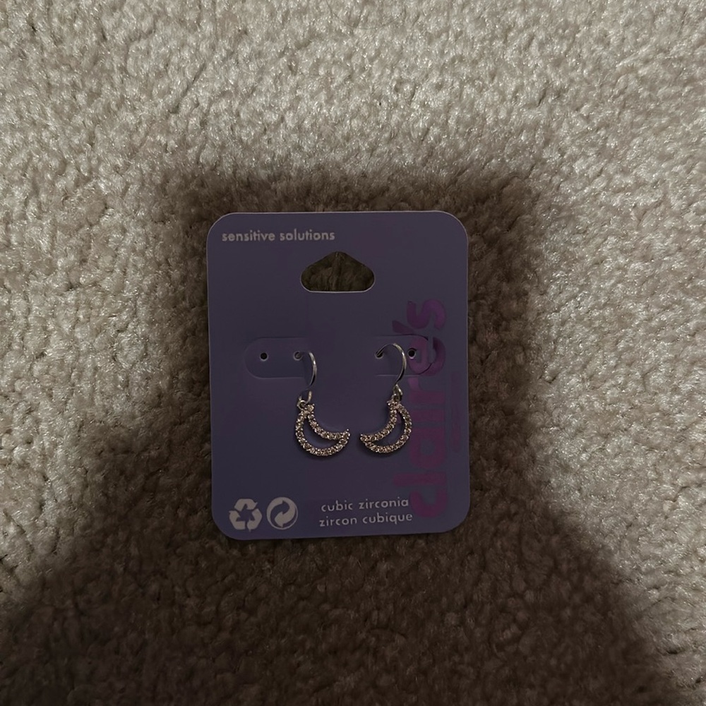 Cute earrings in the brand Claire’s